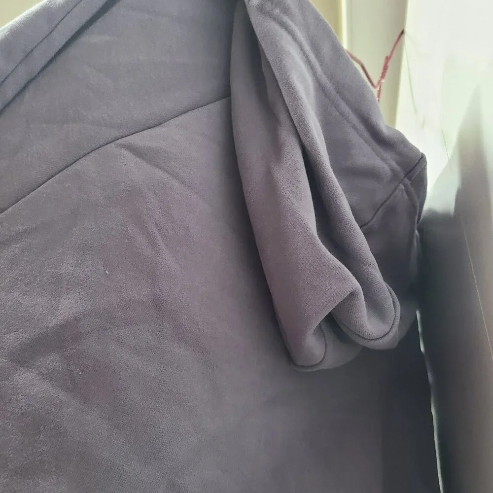 💰Make an offer, bundle and save💰 NWOT Oversized hoodie front pouch - Picture 4 of 5
